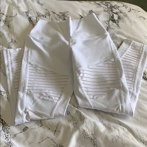 ALO Yoga Moto Leggings